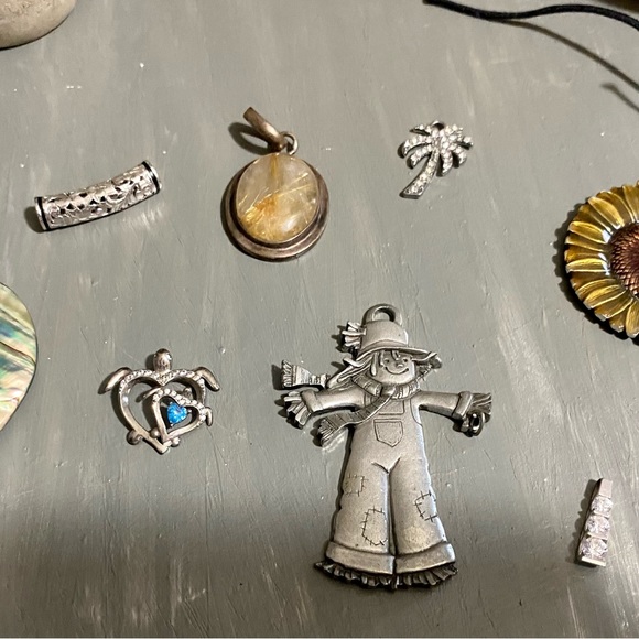 Pendants - Picture 2 of 2